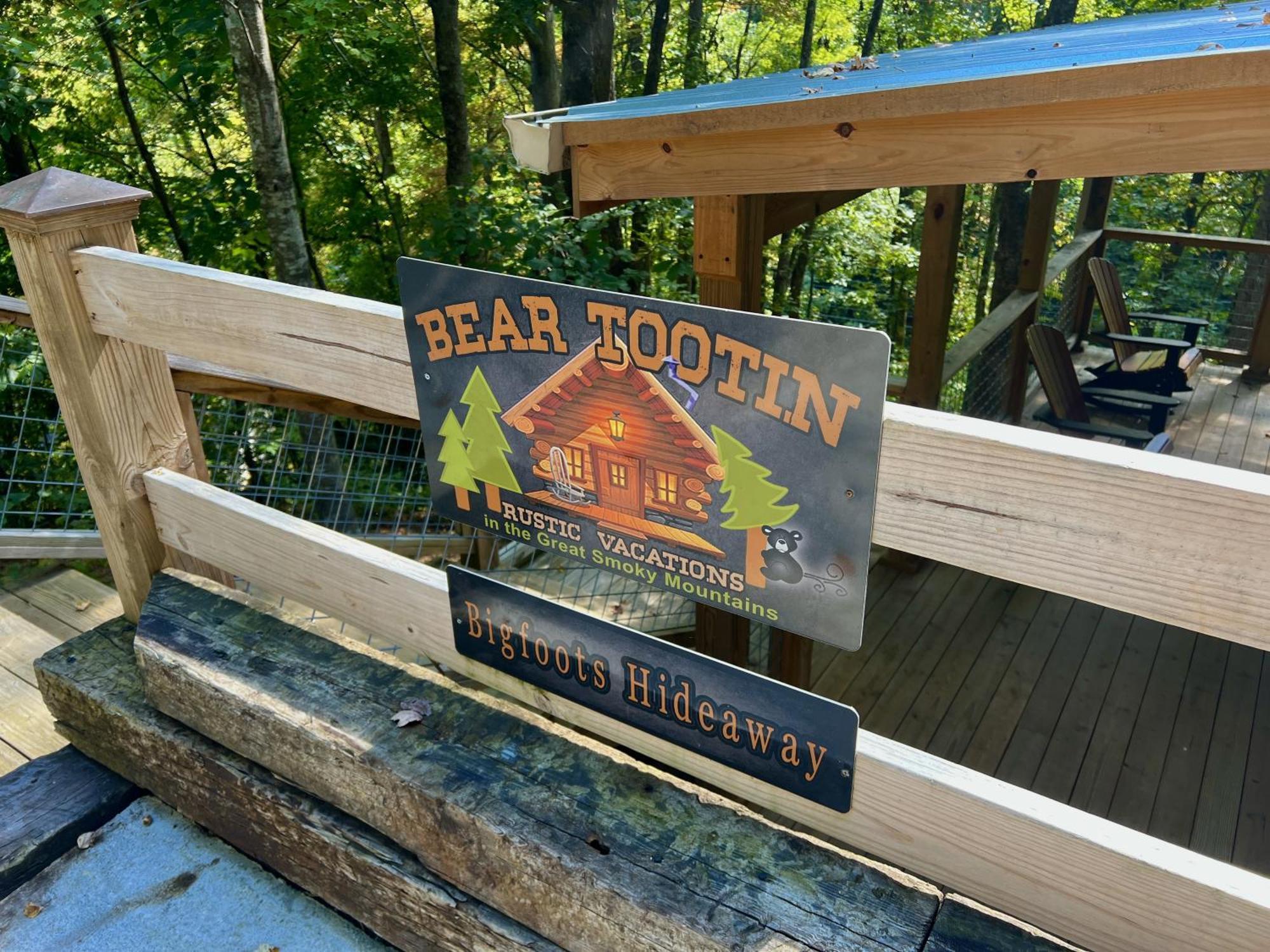 Bigfoots Hideaway Cabin Gatlinburg Exterior photo